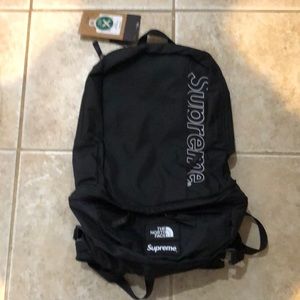 Supreme x North Face collaboration converted Backpack to a waist bag as well 🖤
